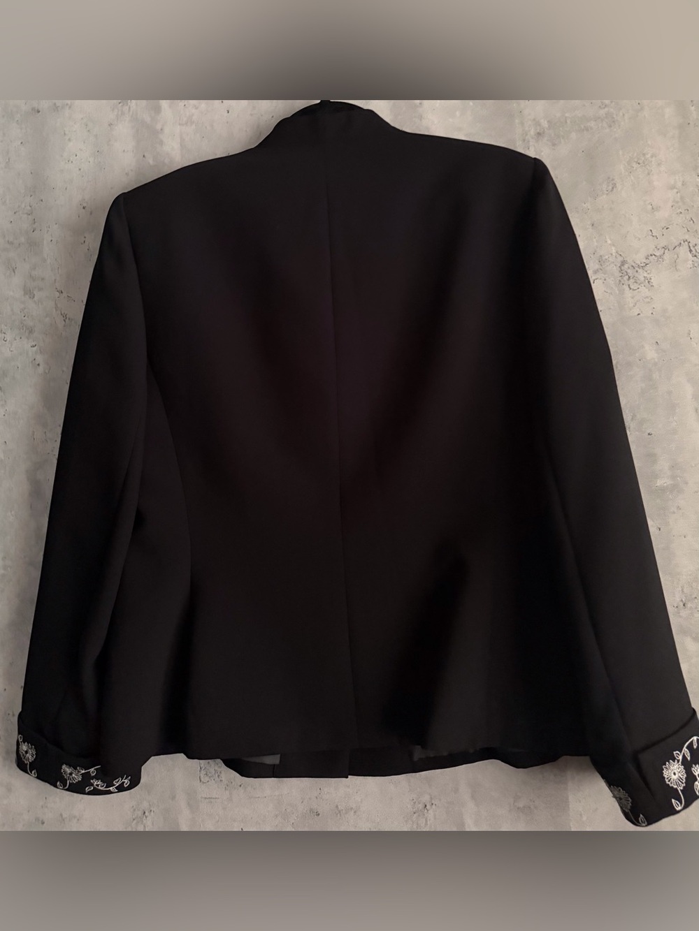 VTG Kasper ASL Skirt Suit Black Floral Contrast Embroidery Evening Cocktail Sz14 - Picture 12 of 14